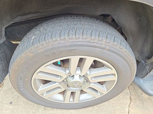 Used 2013 Toyota 4Runner Limited image 5