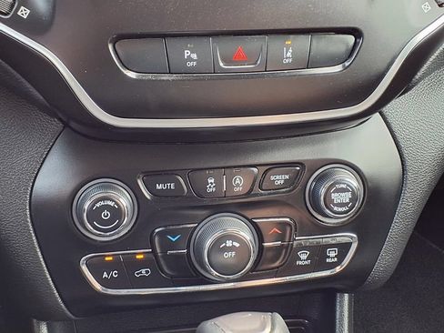 Used 2020 Jeep Cherokee Latitude Lux w/ Quick Order Package 26H Lux AWD/4WD image 9