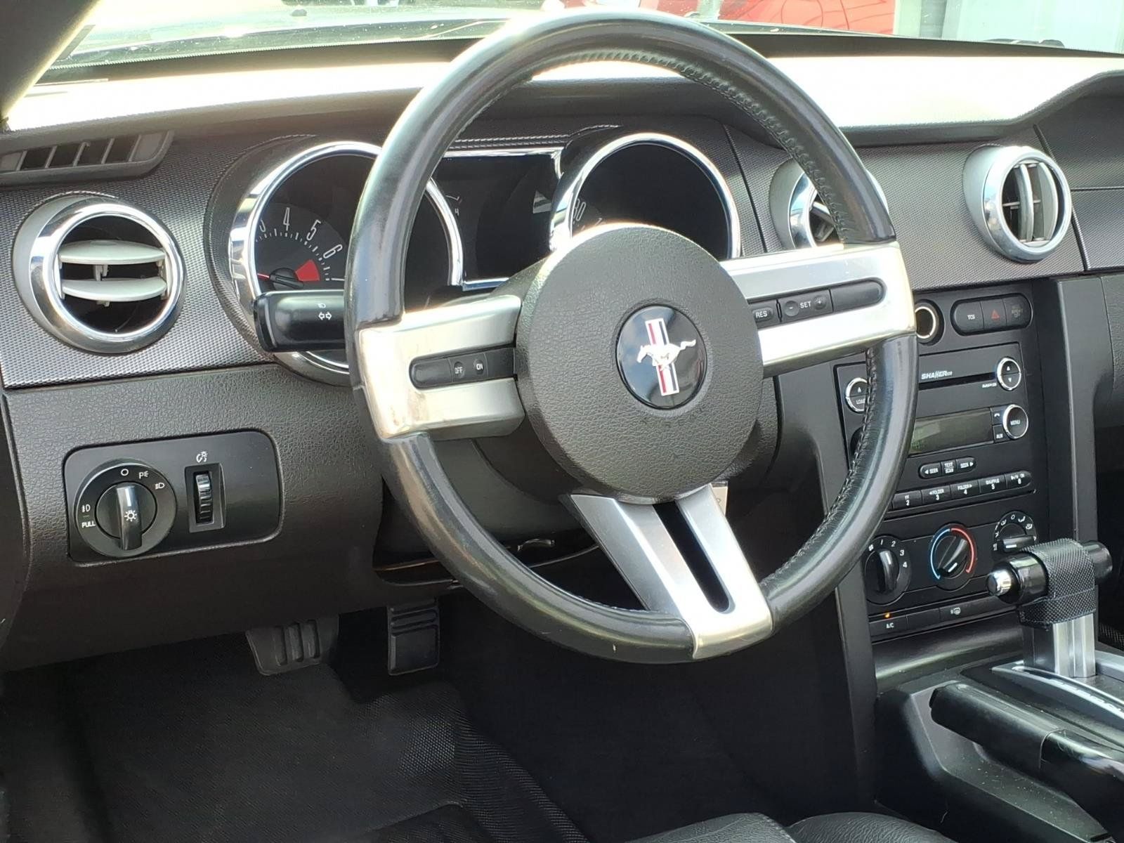 Used 2008 Ford Mustang Premium RWD image 7