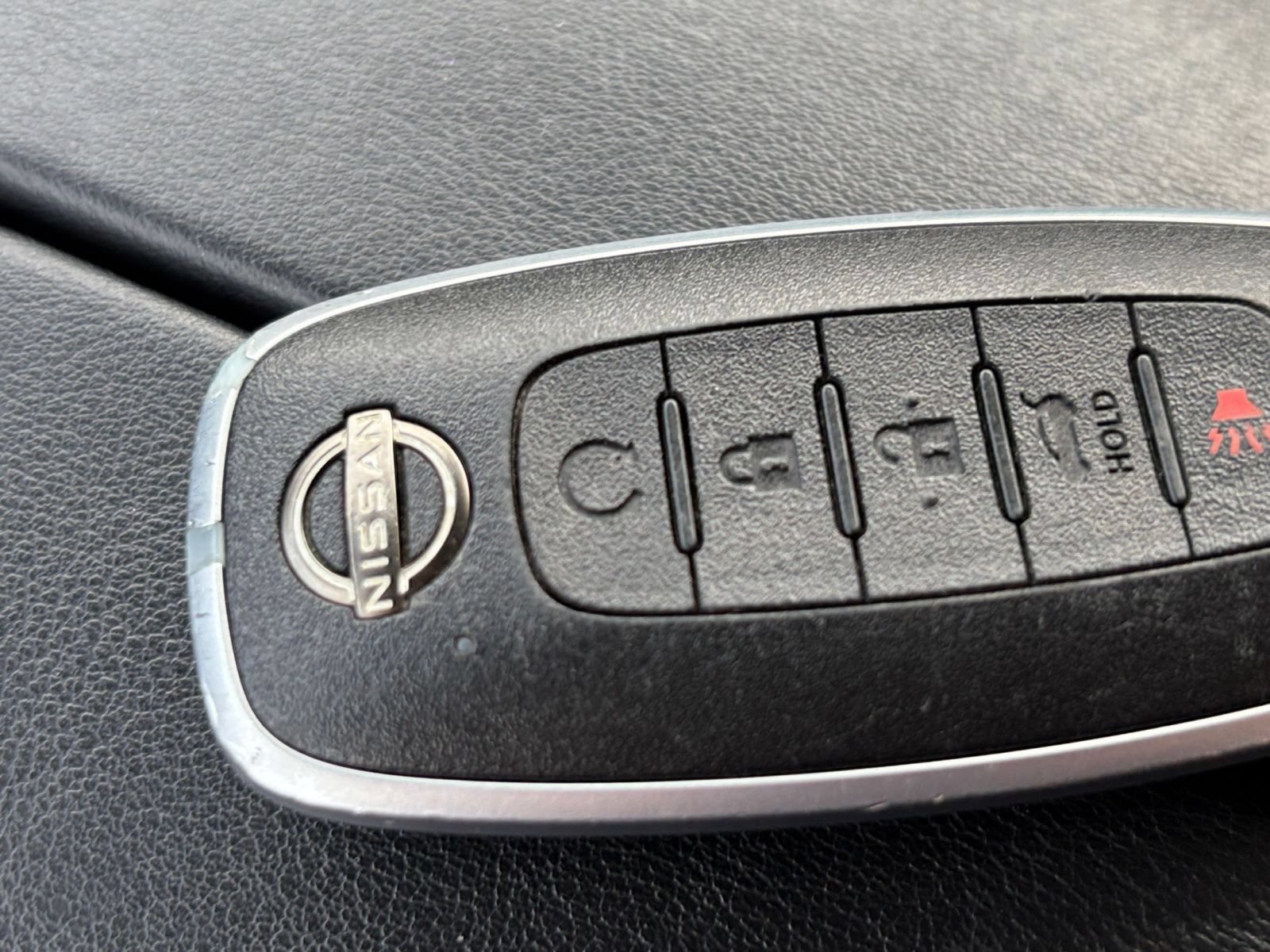 Used 2025 Nissan Rogue SV AWD/4WD image 26