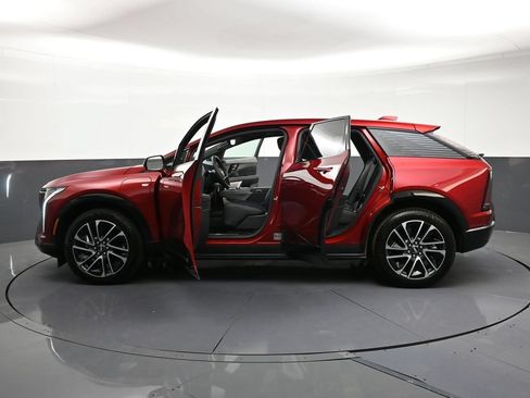 Certified 2025 Cadillac Optiq Sport 1 AWD/4WD image 34