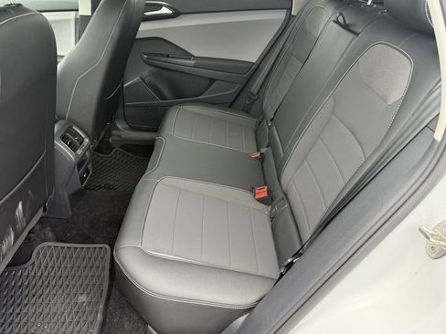 Used 2022 Volkswagen Taos SE FWD image 24