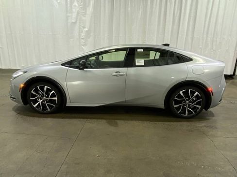New 2026 Toyota Prius Plug-In Hybrid FWD image 6