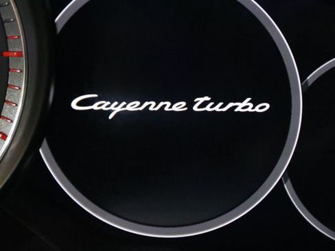 Used 2020 Porsche Cayenne Turbo AWD/4WD image 17
