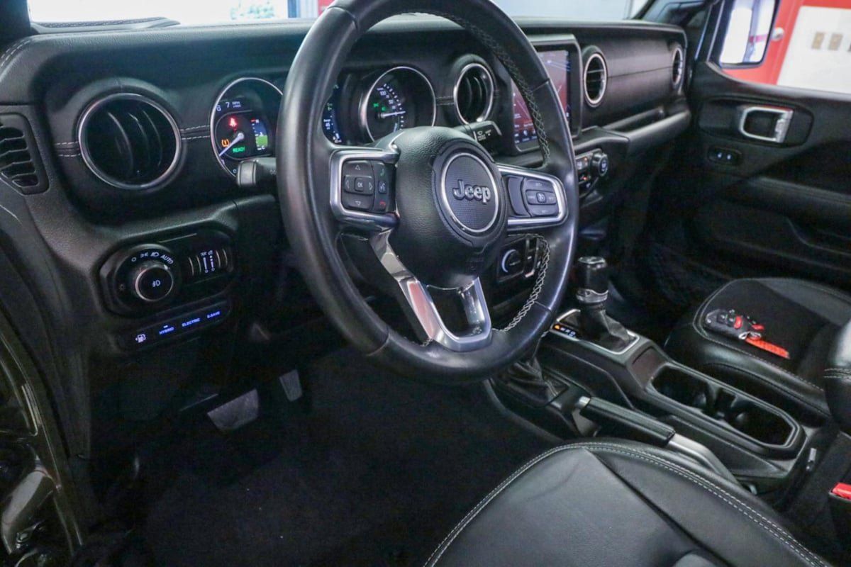 Used 2021 Jeep Wrangler Unlimited Sahara AWD/4WD image 14