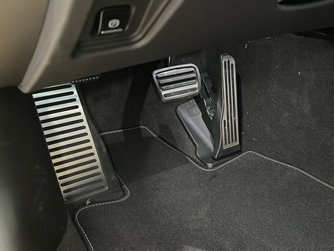 New 2025 Chevrolet Corvette Stingray Preferred Cpe w/ Z51 Performance Package image 24