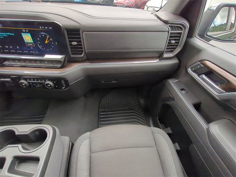 Used 2025 Chevrolet Silverado 1500 LT image 17