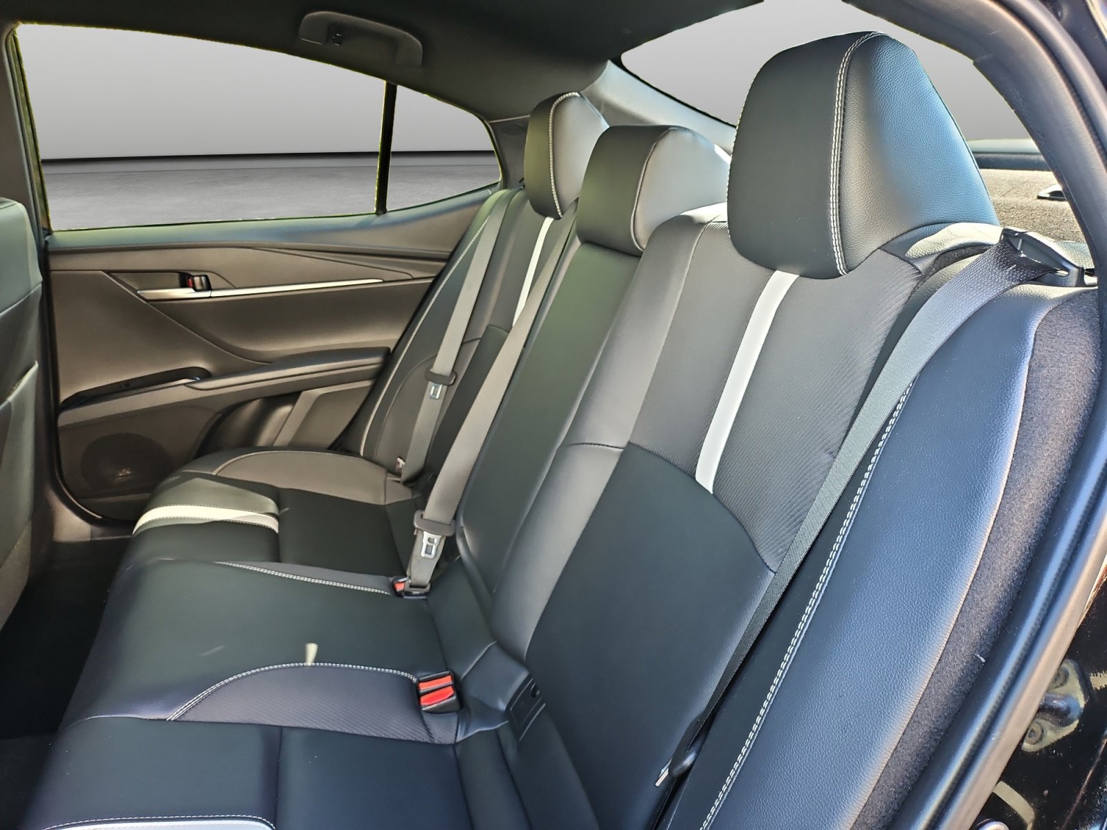 Used 2025 Toyota Camry SE FWD image 42