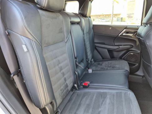 Used 2025 Mitsubishi Outlander SE AWD/4WD image 31