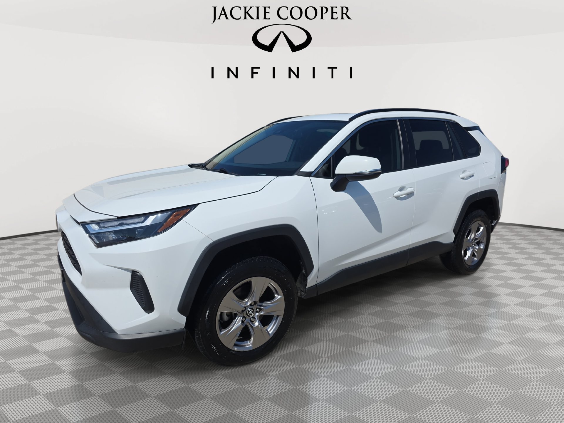 Used 2023 Toyota RAV4 XLE w/ Convenience Package FWD image 1