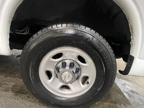 Used 2017 Chevrolet Express 3500 LT w/ LT Preferred Equipment Group image 42