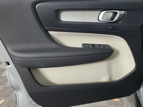 Certified 2026 Volvo XC40 B5 Plus AWD/4WD image 21