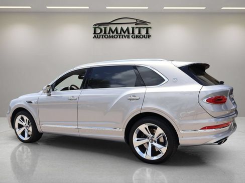 Used 2025 Bentley Bentayga Extended Wheelbase AWD/4WD image 3