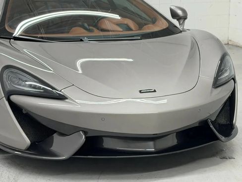 Used 2017 McLaren 570S RWD image 32