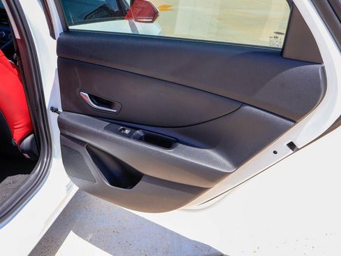 New 2026 Hyundai Elantra SE FWD image 14