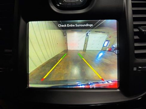 Used 2018 Chrysler 300 S AWD/4WD image 36