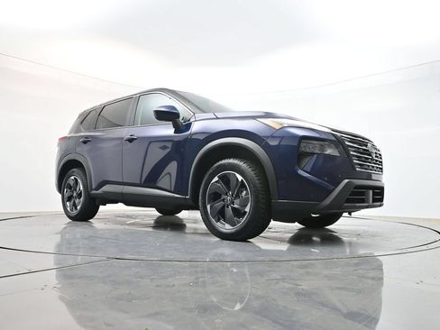 Used 2024 Nissan Rogue SV FWD image 32