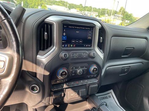 Used 2019 Chevrolet Silverado 1500 LTZ AWD/4WD image 17
