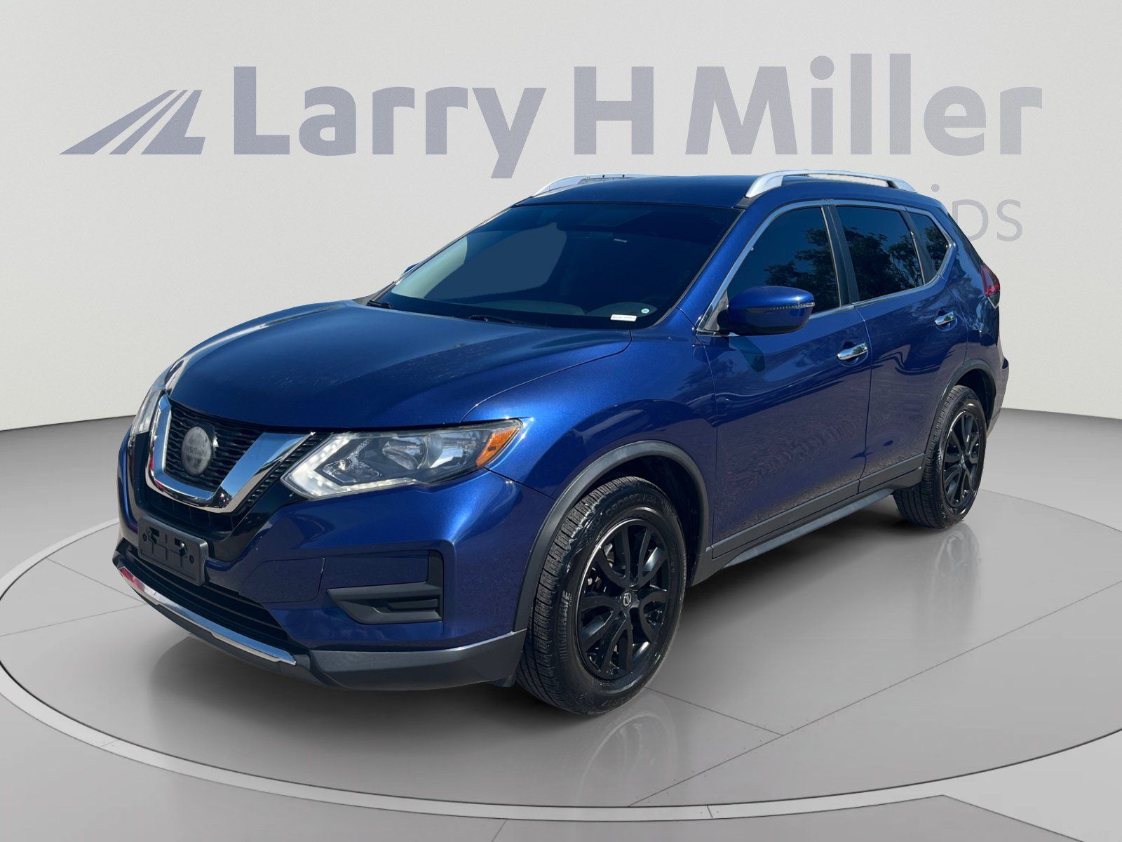 Used 2019 Nissan Rogue SV FWD image 1