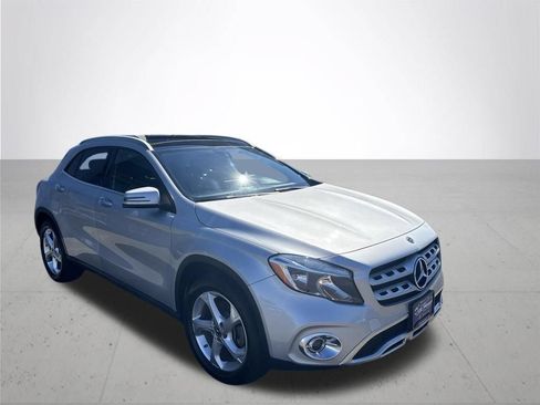 Used 2018 Mercedes-Benz GLA 250 4MATIC image 4