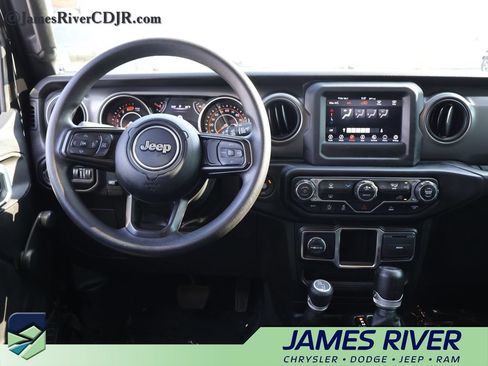 Used 2022 Jeep Wrangler Unlimited Sport AWD/4WD image 18