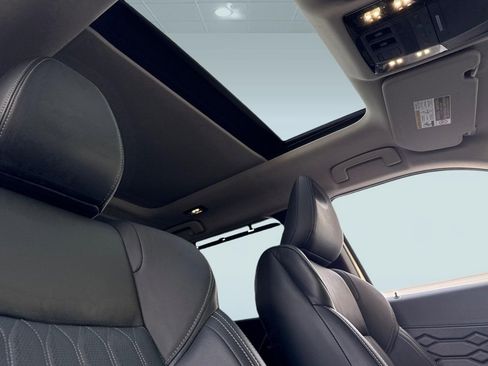 Used 2025 Mitsubishi Outlander SEL image 28