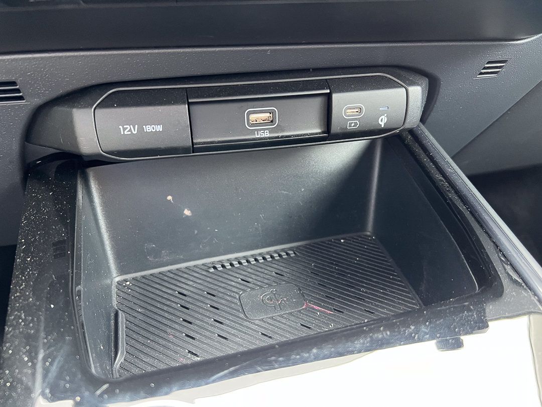 Used 2024 Kia Niro EX w/ EX Cold Weather Package FWD image 25