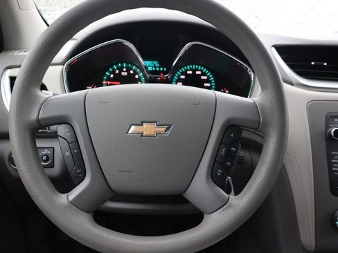 Used 2015 Chevrolet Traverse LS FWD image 6