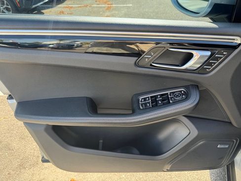 Used 2018 Porsche Macan S AWD/4WD image 27