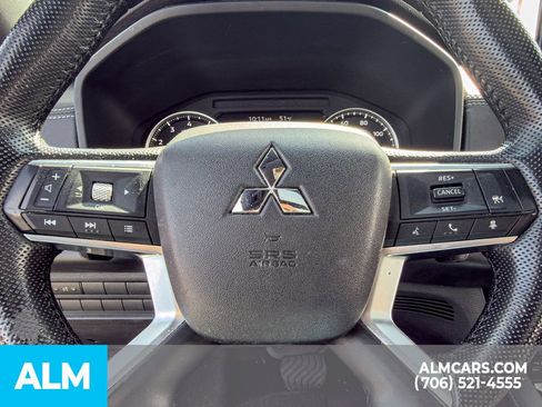 Used 2022 Mitsubishi Outlander SE image 18