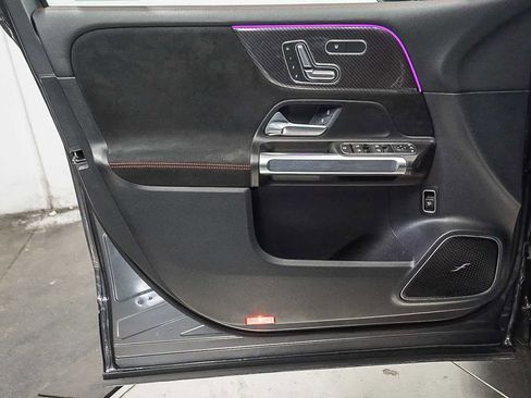 Used 2025 Mercedes-Benz GLB 35 AMG 4MATIC image 23