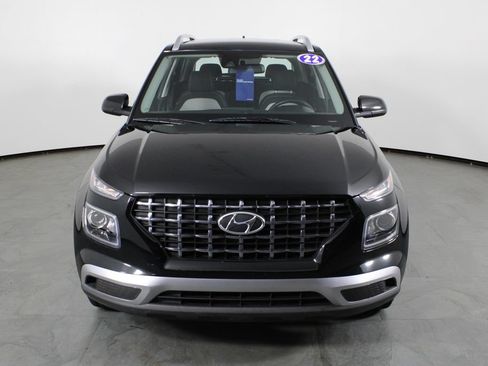 Certified 2022 Hyundai Venue SEL FWD image 14