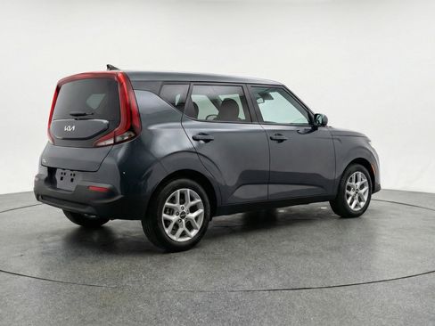 Used 2025 Kia Soul LX w/ LX Technology Package image 9