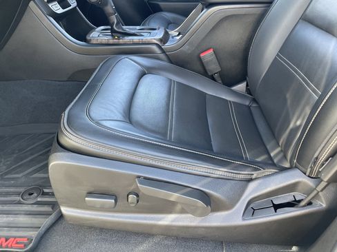 Used 2021 GMC Canyon Denali image 18