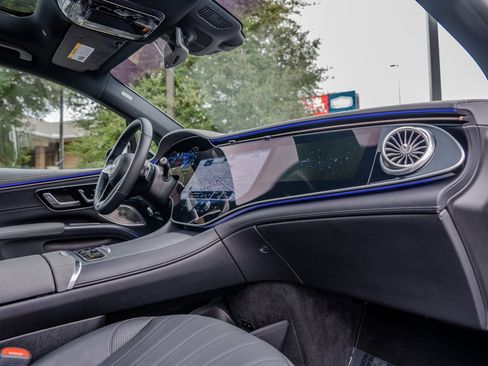 Used 2023 Mercedes-Benz EQS 580 4MATIC SUV image 23