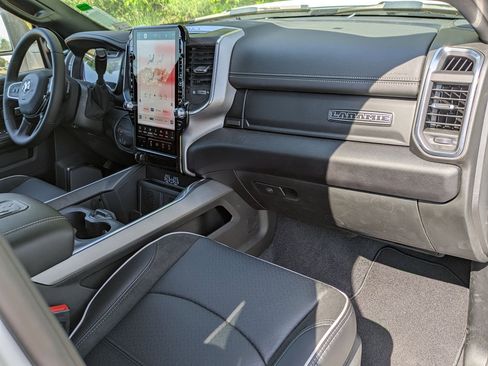 New 2025 RAM 2500 Laramie image 32