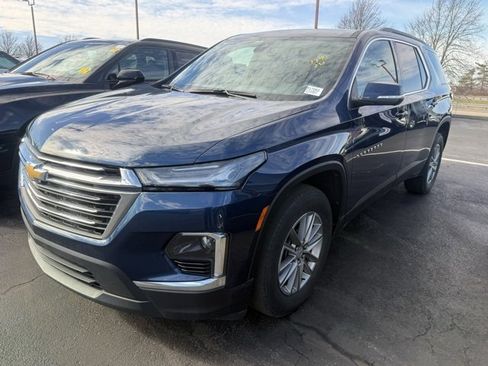 Used 2023 Chevrolet Traverse LT image 1