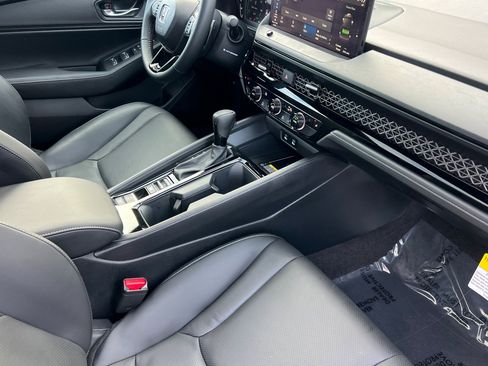 Certified 2025 Honda Accord Sport image 32