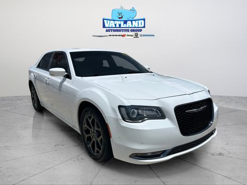 Certified 2018 Chrysler 300 S w/ 300S Premium Group AWD/4WD image 22