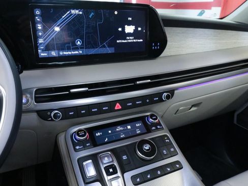 Used 2025 Hyundai Palisade Calligraphy image 18