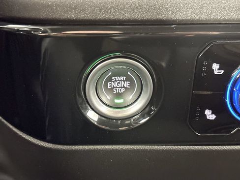 Used 2024 GMC Sierra 1500 Elevation w/ LPO, Elevation Black Package AWD/4WD image 19