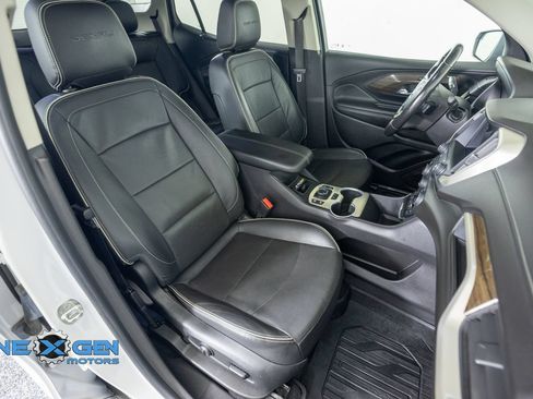 Used 2020 GMC Terrain Denali w/ Denali Premium Package AWD/4WD image 44