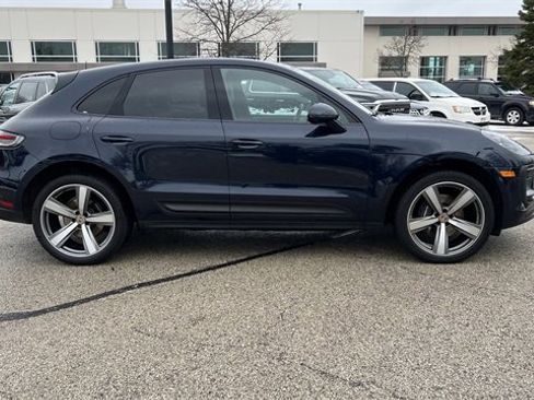 Used 2023 Porsche Macan Turbo image 4