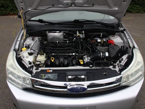 Used 2010 Ford Focus SE FWD image 18