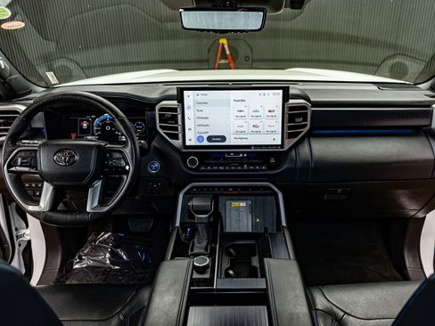 Used 2024 Toyota Sequoia Platinum image 19