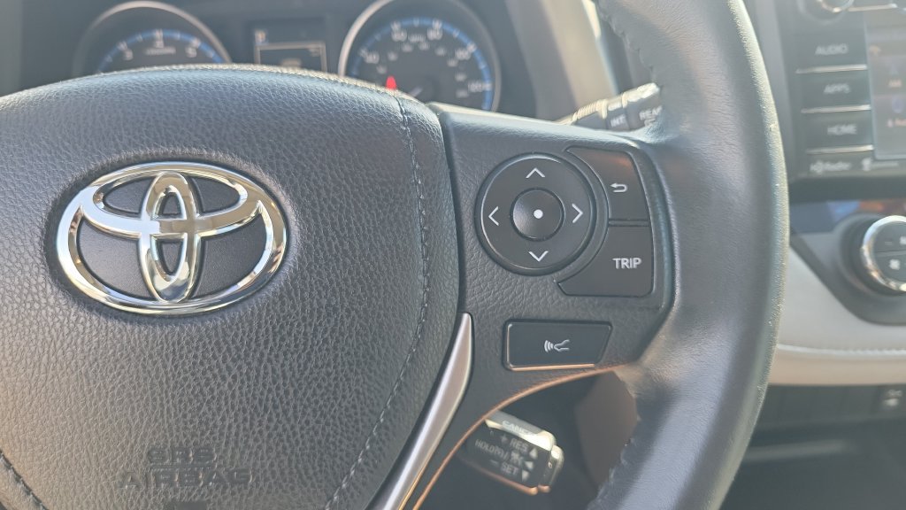 Used 2018 Toyota RAV4 XLE FWD image 18