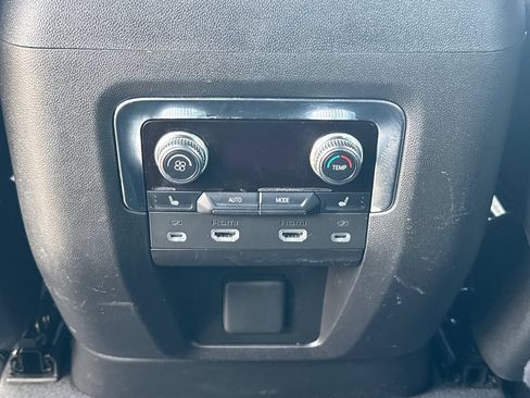 Used 2023 GMC Yukon XL Denali Ultimate AWD/4WD image 26