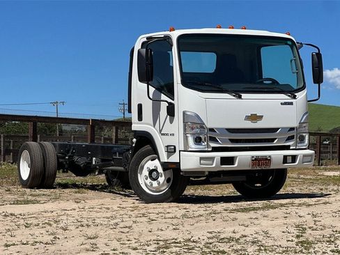 New 2025 Chevrolet Low Cab Forward 5500XG image 2
