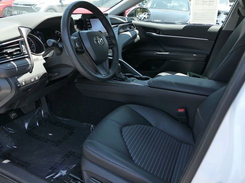 Used 2024 Toyota Camry SE FWD image 12