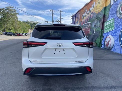 Certified 2020 Toyota Highlander Limited AWD/4WD image 4